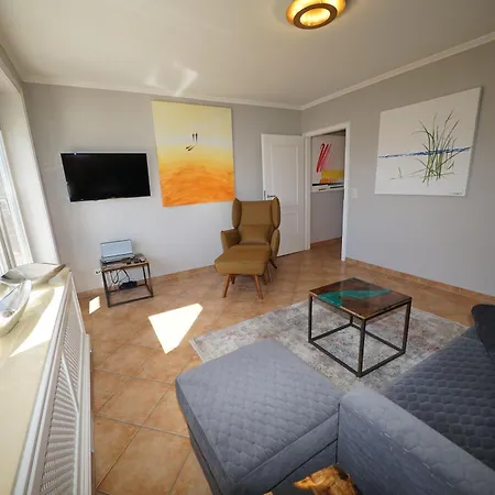Apartment In Mit Sonniger Terrasse